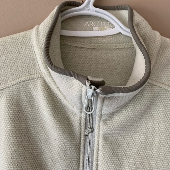 Arc’teryx Women’s Polartec Sweatshirt - Medium, white/beige - Picture 7 of 8